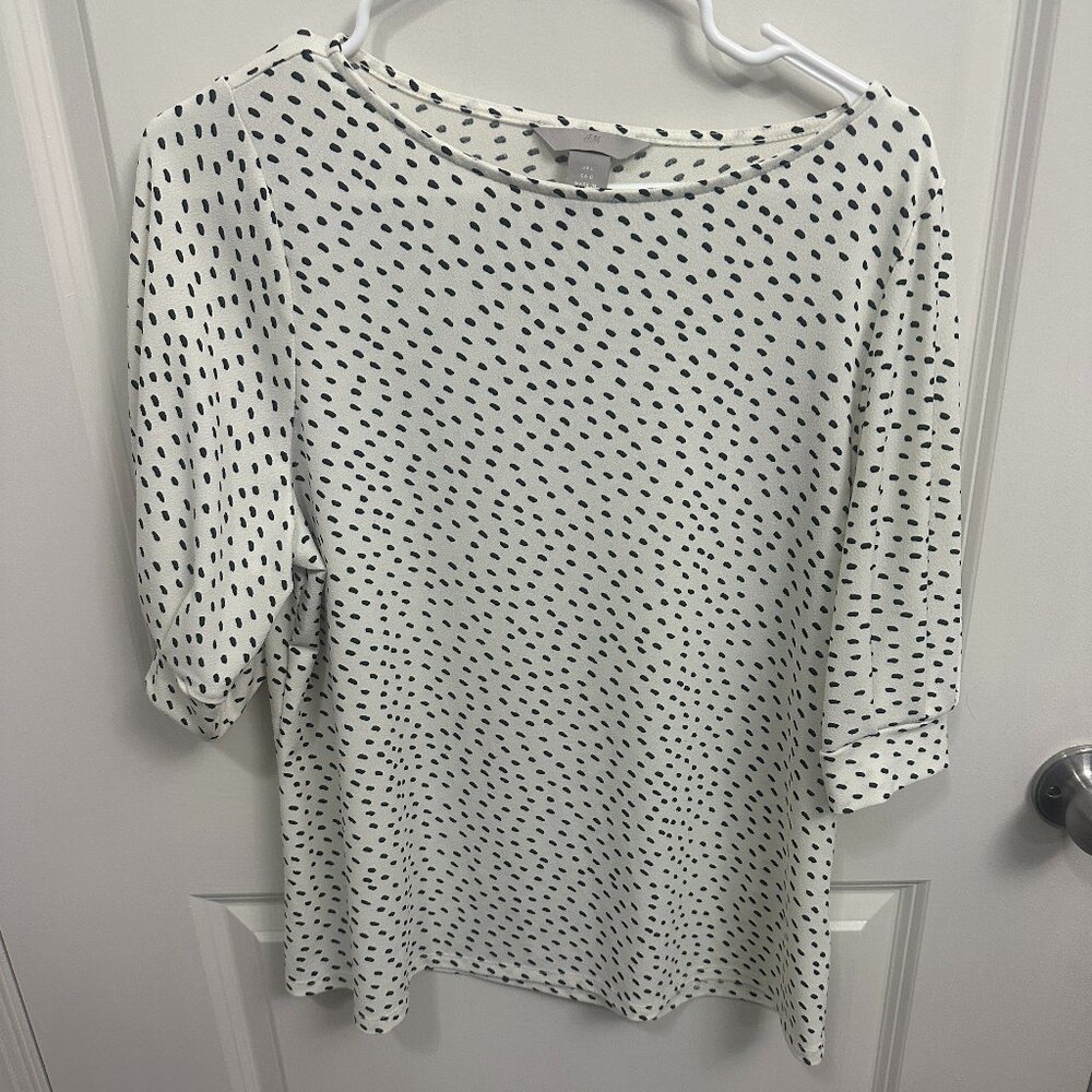 White and Black Spotted Business Top